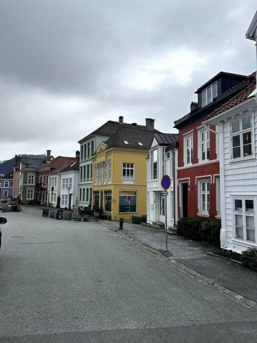 Cozy Apartment In Popular Street Bergen Dış mekan fotoğraf